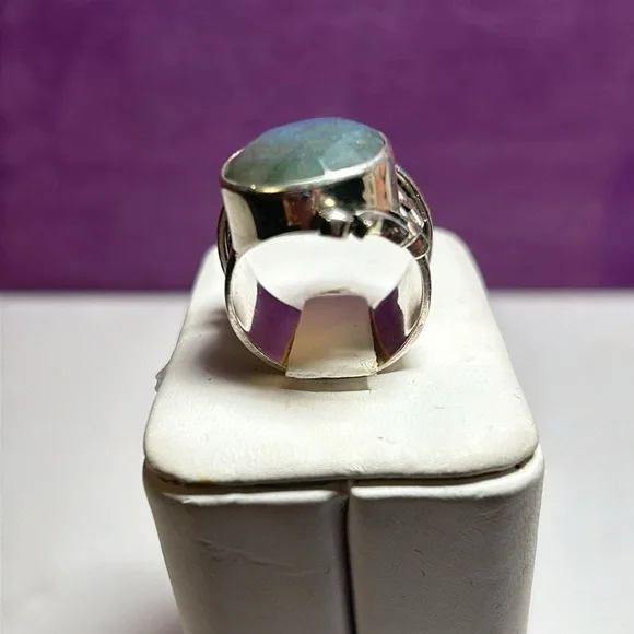 Boho-Magic Labradorite Fidget Ring - Picture 5 of 9